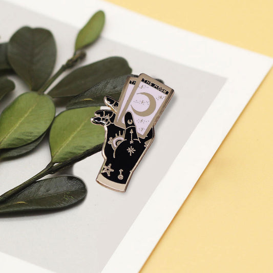 Geheimnisvolle Handbrosche Mond Tarot Anstecker