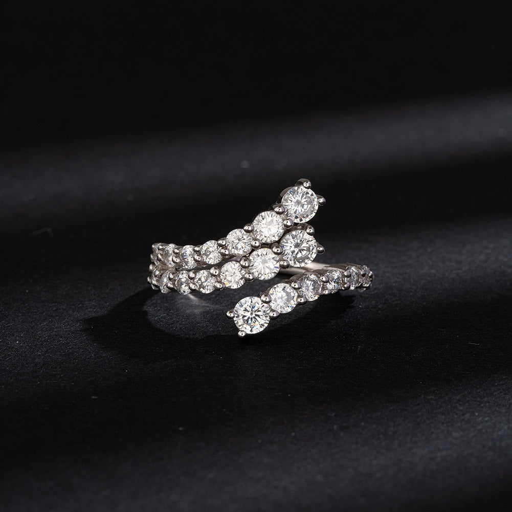 Doppelreihiger Bandring mit Diamanten