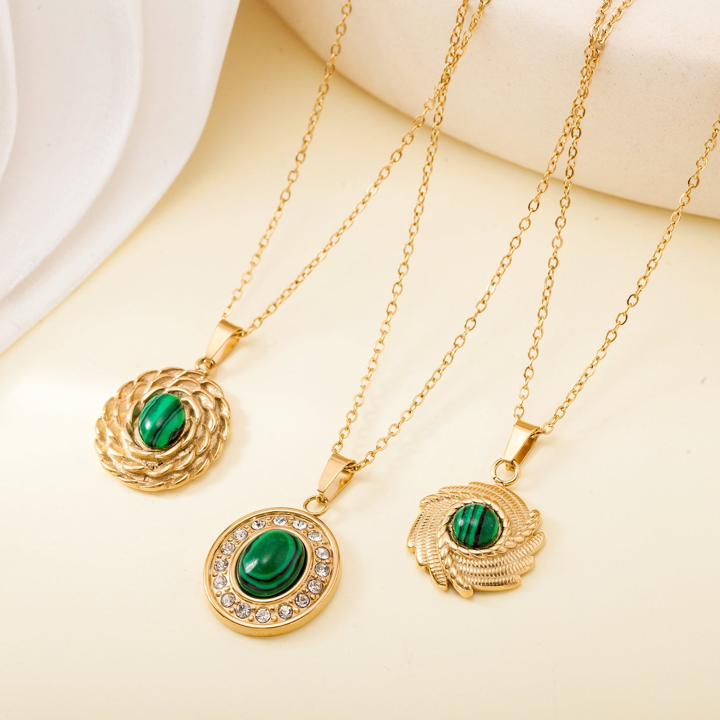 Titanium Steel Die-casting Pendant Non-fading Inlaid Shell Pearls Necklace For Women