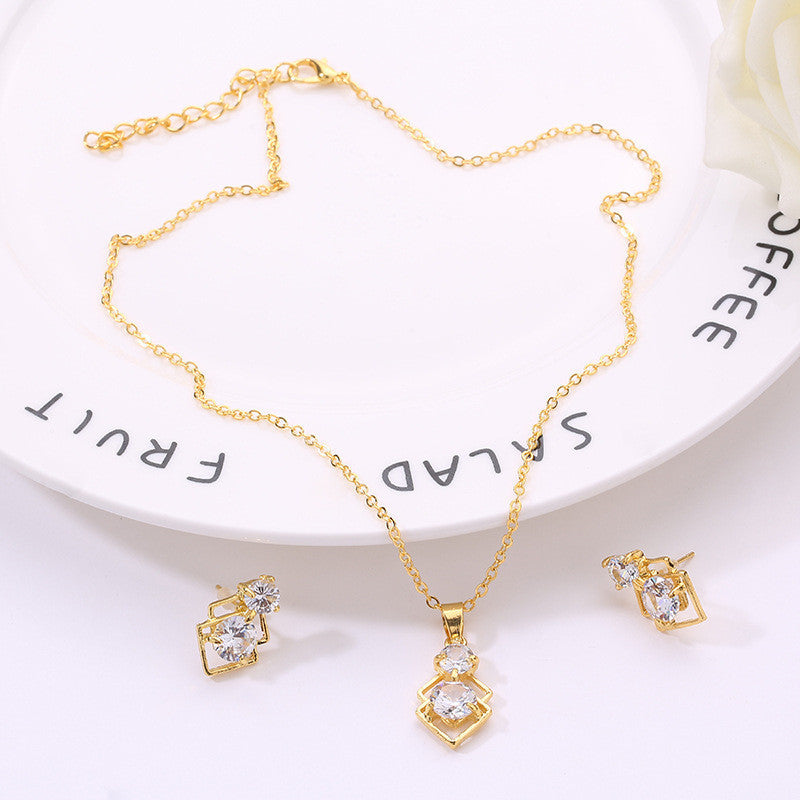 قلادة زركونيوم مربعة مستديرة