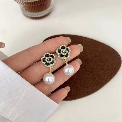 Simple High-grade Pearl Earrings