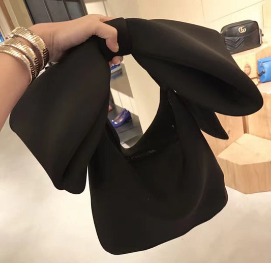 Süße Clutch aus Baumwolle mit Schleife und Weltraummotiv