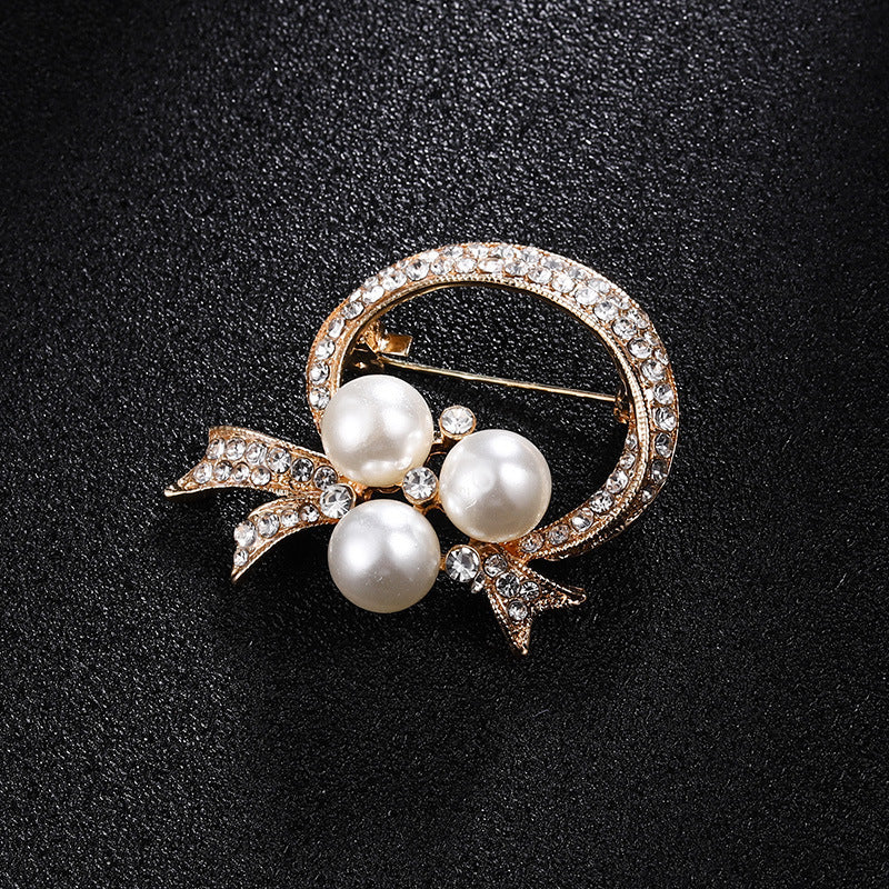 Rhinestone-encrusted Pearl Brooch Anti-exposure Accessories