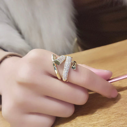 خاتم نسائي متناسق بتصميم إصبع السبابة