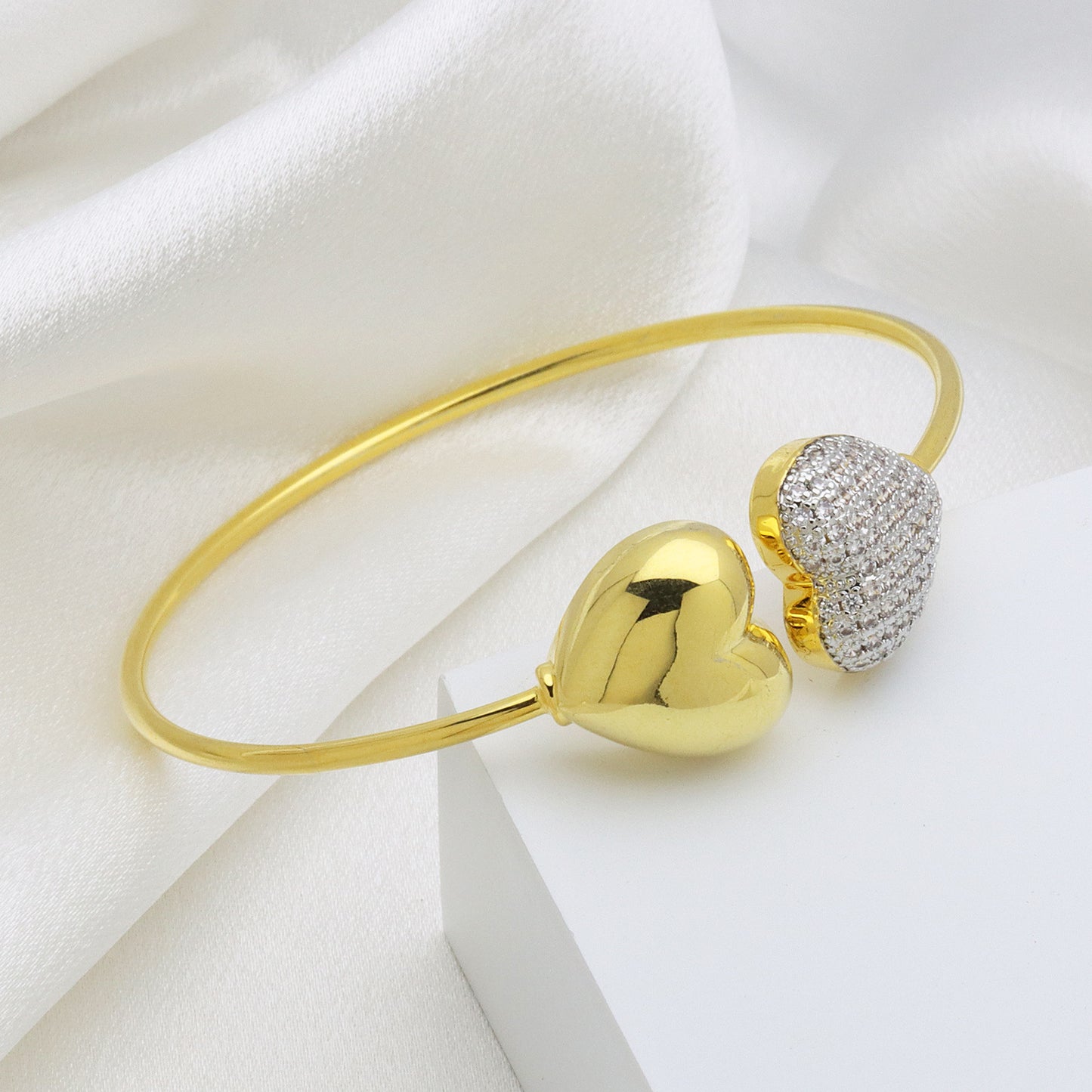 Stone Peach Heart Copper Plating 18K Gold Hollow Bracelet