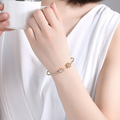 Simple copper inlaid zirconium banquet bracelet