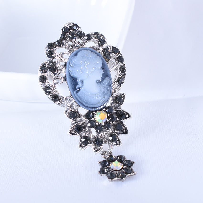 Crystal Pendant Brooch With Diamond Accessories