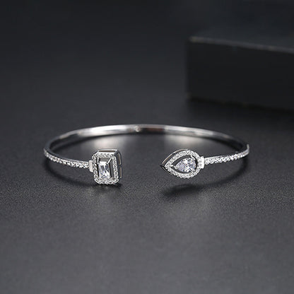 Simple copper inlaid zirconium banquet bracelet