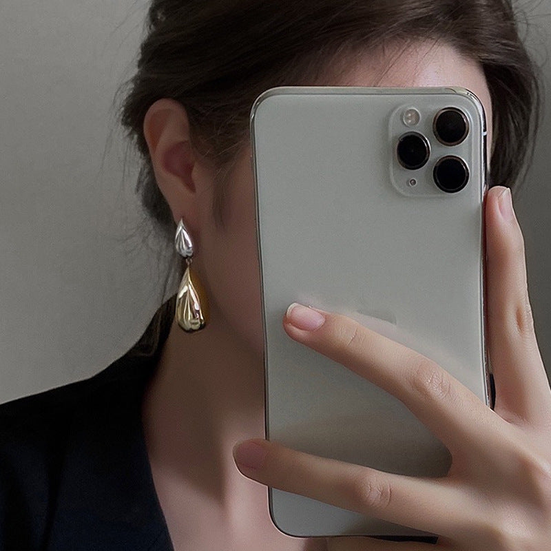 Contrast Color Glossy Water Drop Asymmetric Earrings