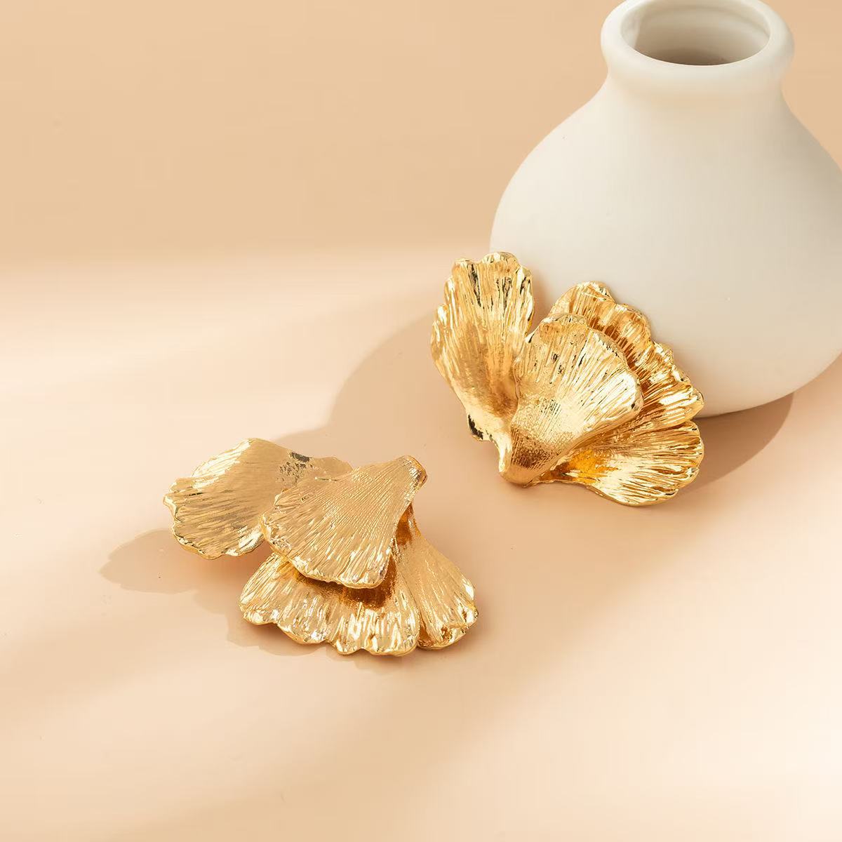 Fashion Personality New Metal Flower Earrings For Women