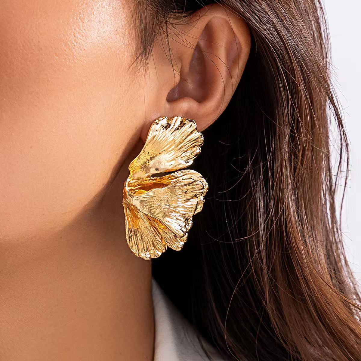 Fashion Personality New Metal Flower Earrings For Women