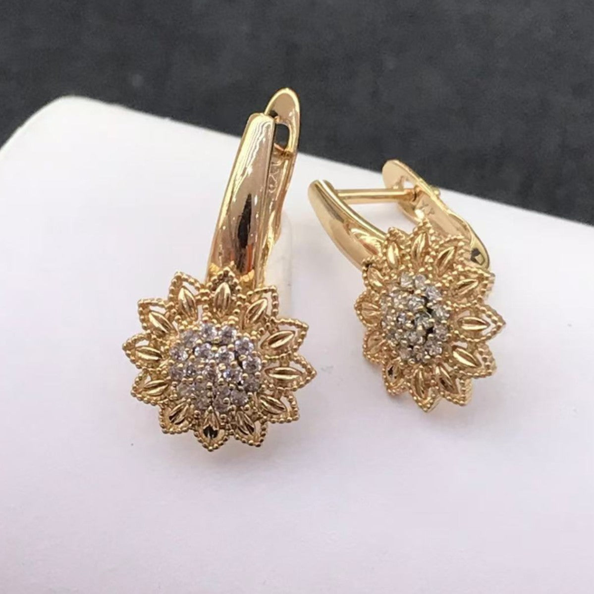 أقراط نسائية بسيطة بتصميم ريترو