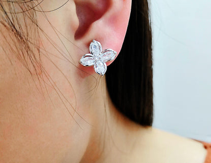 Simple Ladies Clip Earrings Personality Four-leaf Flower
