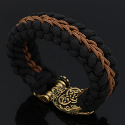 Nordisches neues handgewebtes Armband aus braunem Faden, Wikinger-Bärenklaue
