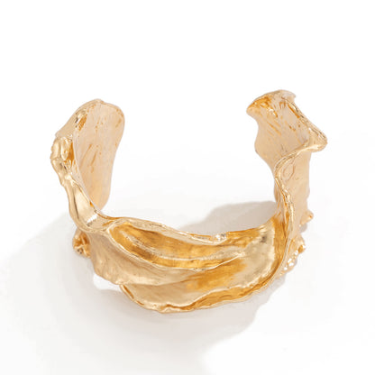 Design Liquid Pleated Cross Bracelet