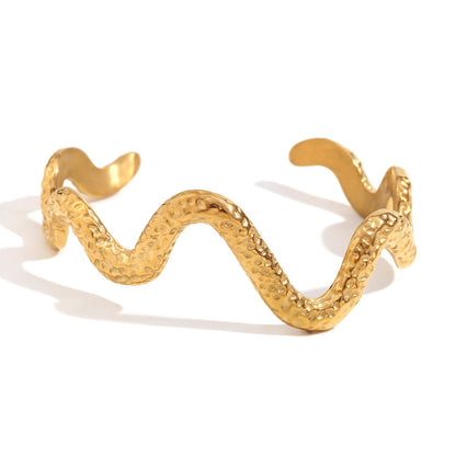 Fashionable All-match Stainless Steel 18K Gold Plating Beating Pattern Wave Snake Bracelet